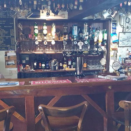 מלון ברוטון The Old Red Lion מראה חיצוני תמונה
